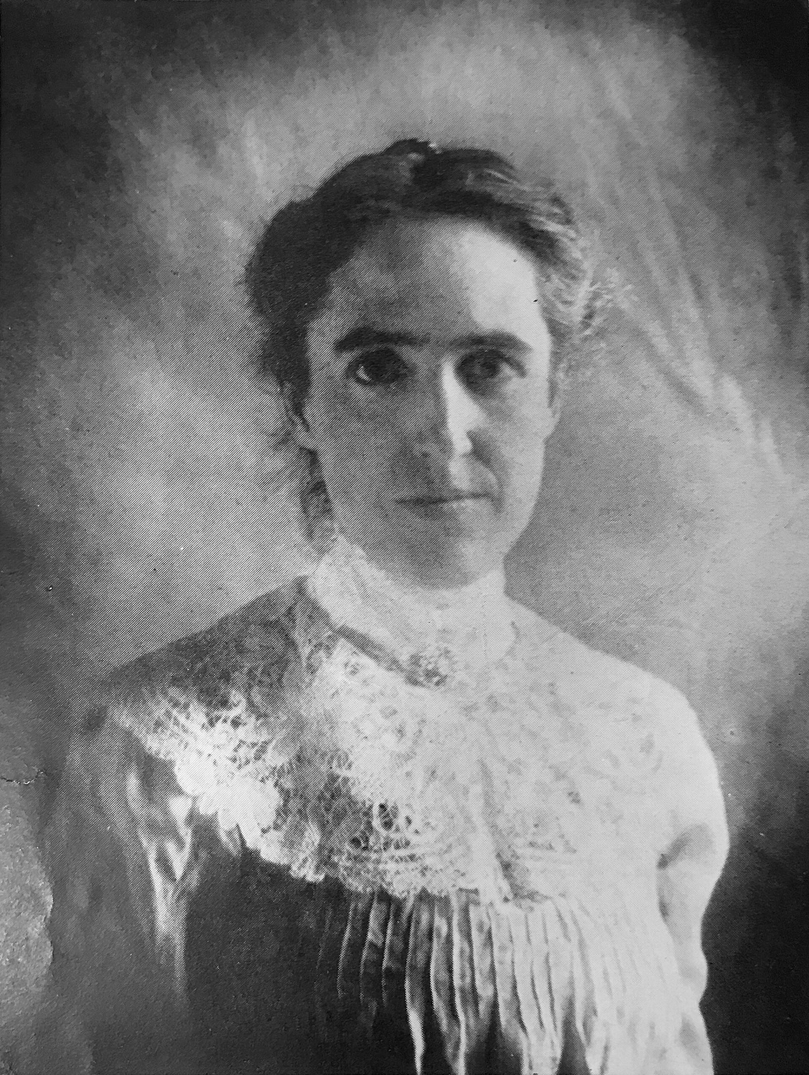 Portrait photograph of the astronomer Henrietta Swan Leavitt